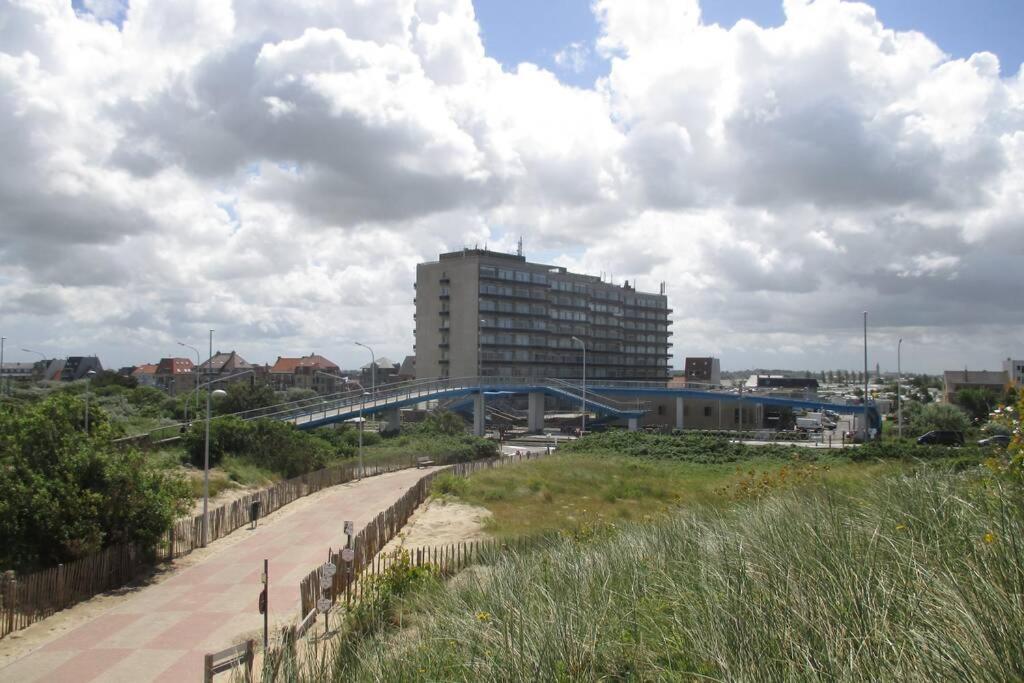 Appartement Residentie Astrid Met Private Parking Bredene Zewnętrze zdjęcie